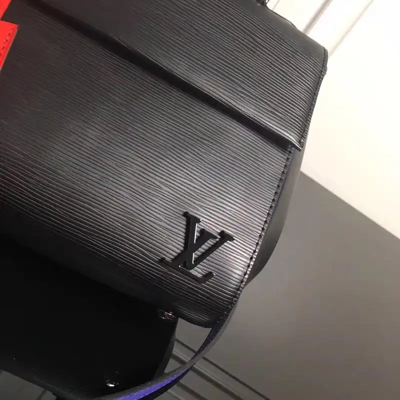 LV Bags 19B570371