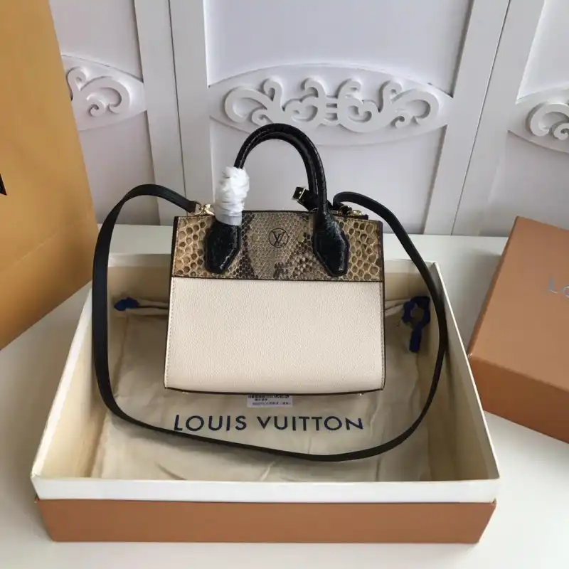 LV Bags 19B570379