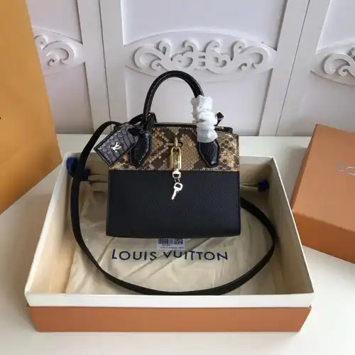 LV Bags 19B570380