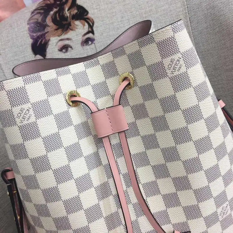 LV Bags 19B570393