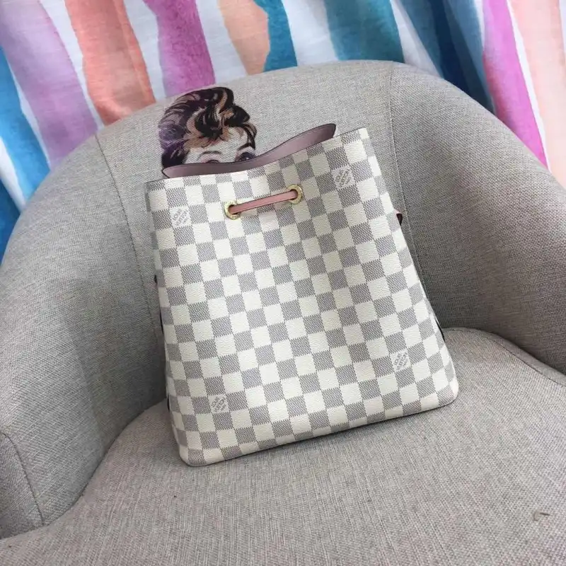 LV Bags 19B570393