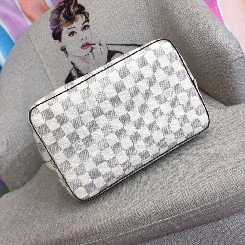 LV Bags 19B570394