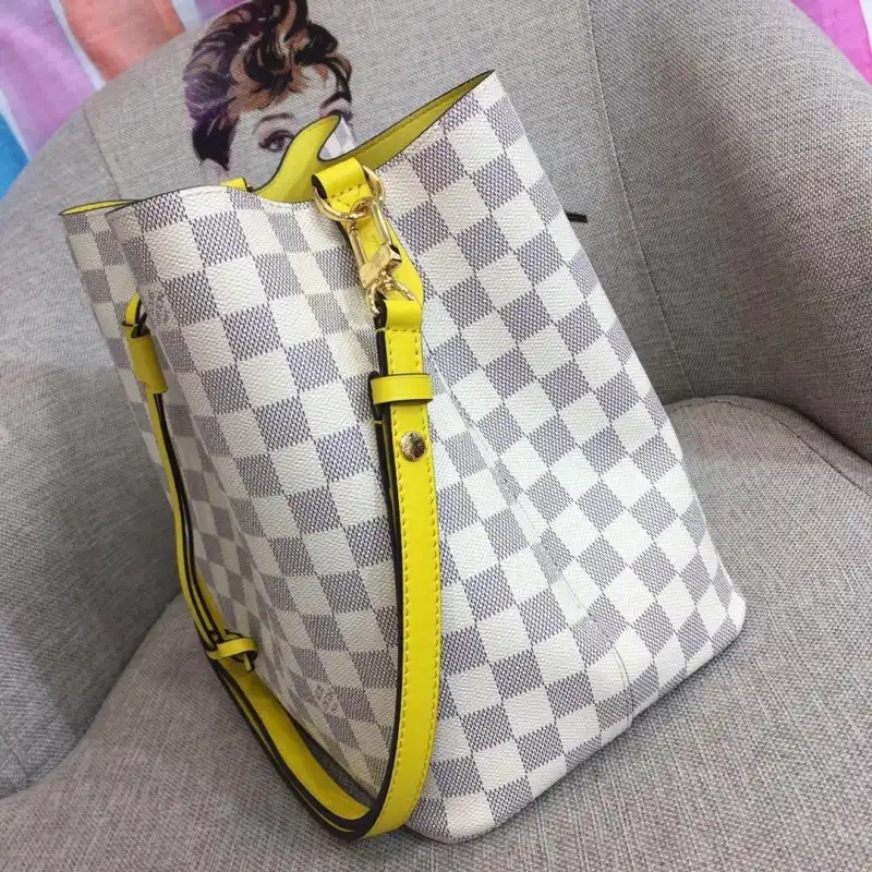 LV Bags 19B570394