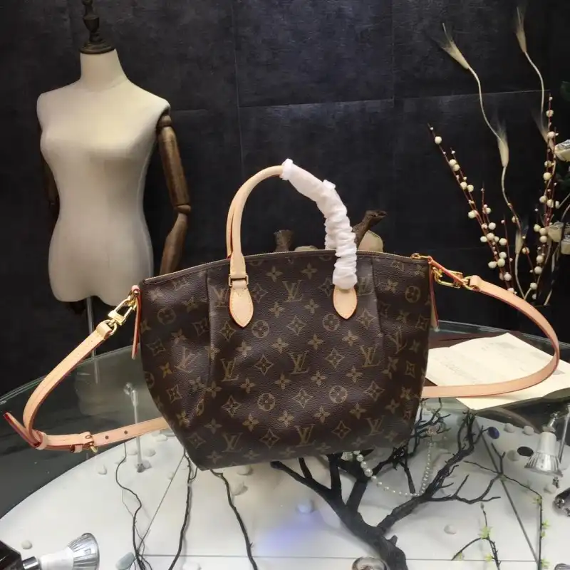 LV Bags 19B570397