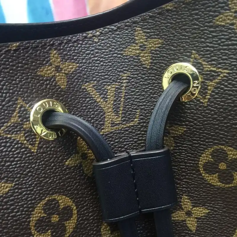 LV Bags 19B570400