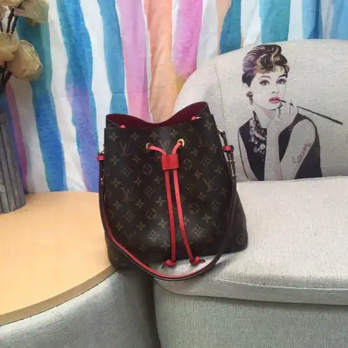 LV Bags 19B570401