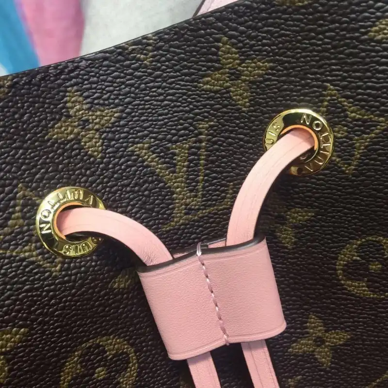 LV Bags 19B570402