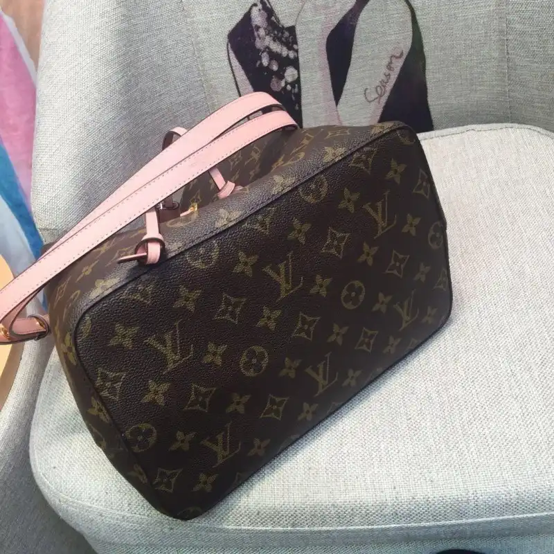 LV Bags 19B570402