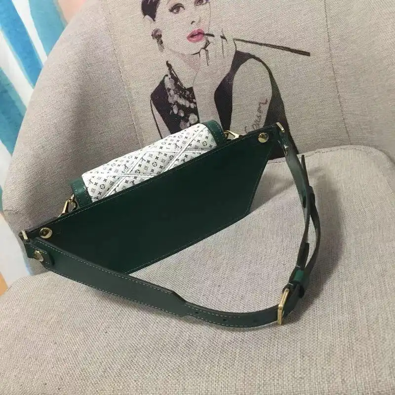 Fashionrep LV Bags 19B570404