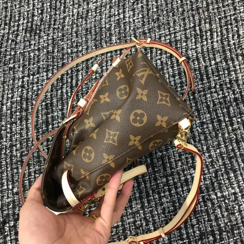 LV Bags 19B570405