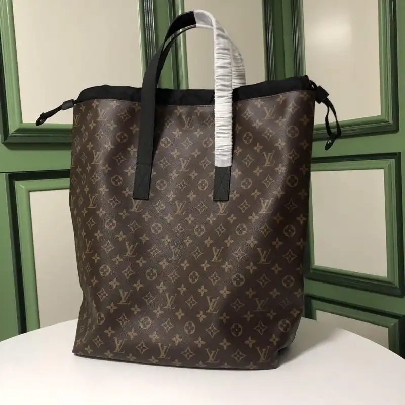 LV Bags 19B570407