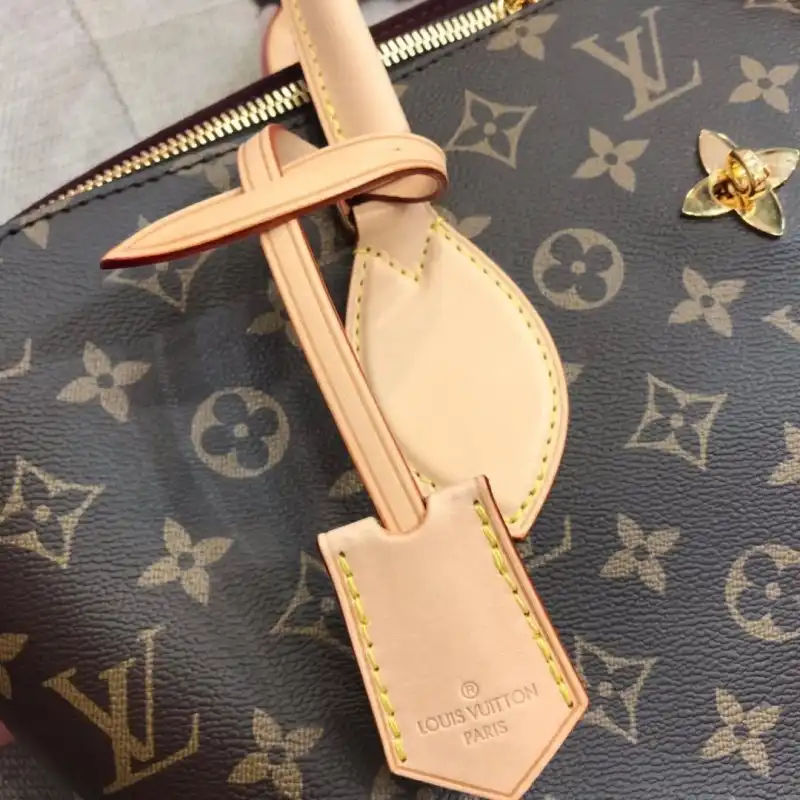 LV Bags 19B570428