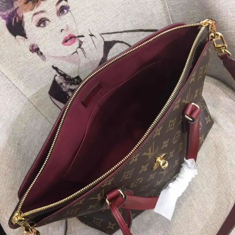 LV Bags 19B570429