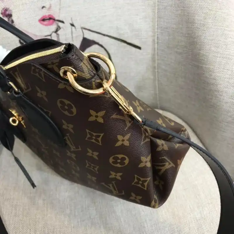 LV Bags 19B570430