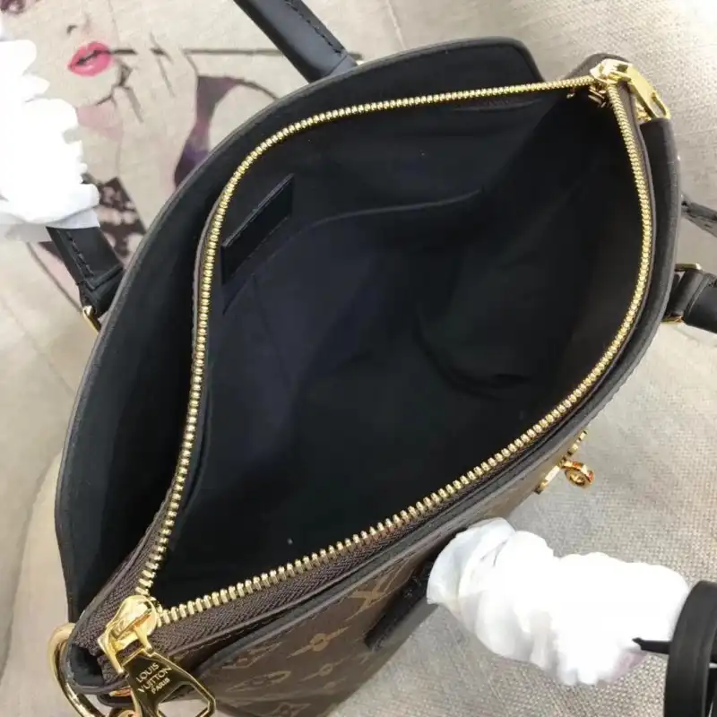 LV Bags 19B570430