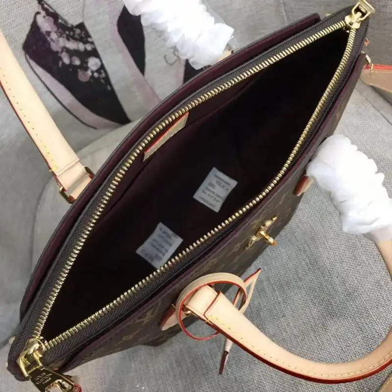 LV Bags 19B570431