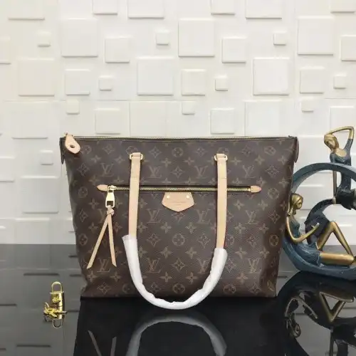 LV Bags 19B5790006