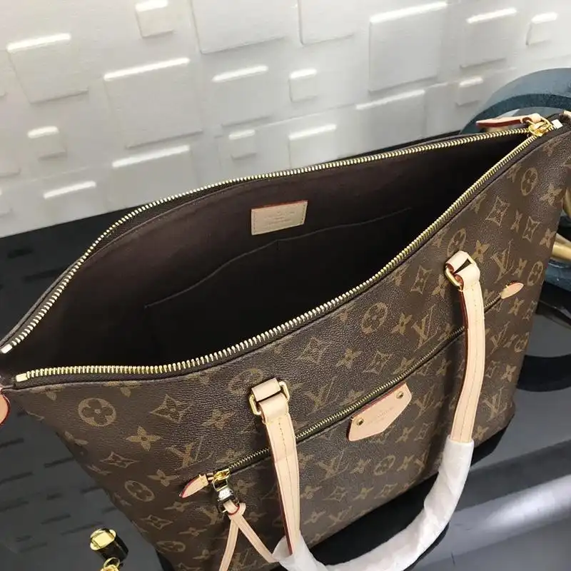 LV Bags 19B5790006