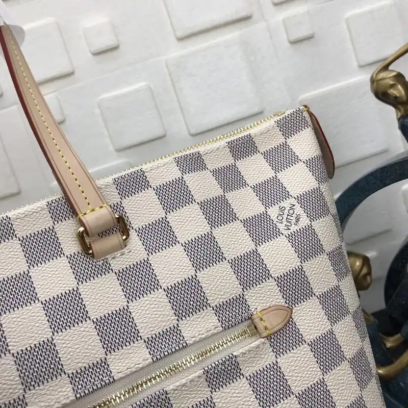 LV Bags 19B5790007