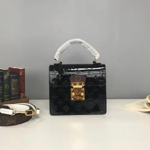 LV Bags 19B5790019