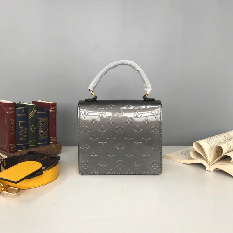 FASH LOUIS VUITTON Bags 19B5790020