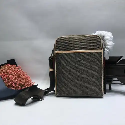 FASH LOUIS VUITTON Bags 19B5790021