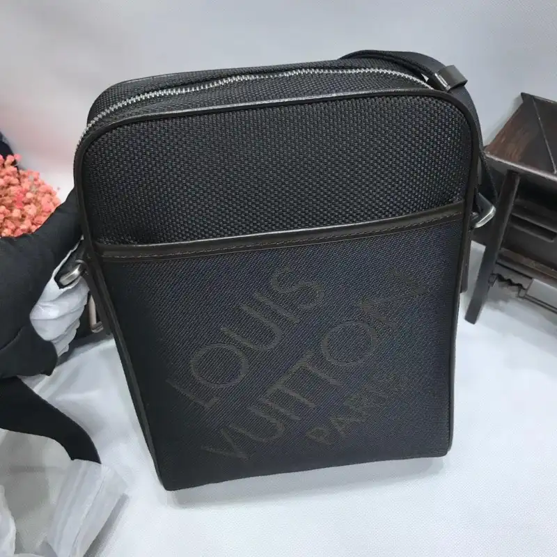 LV Bags 19B5790022