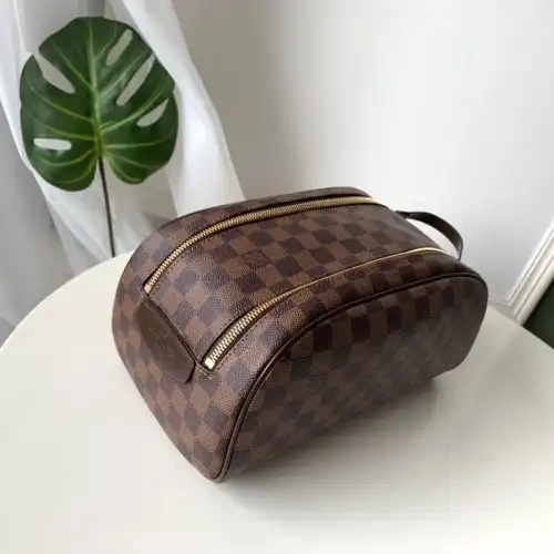 LV Bags 19B5790043