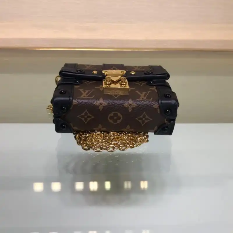 LV Bags 19B5790061