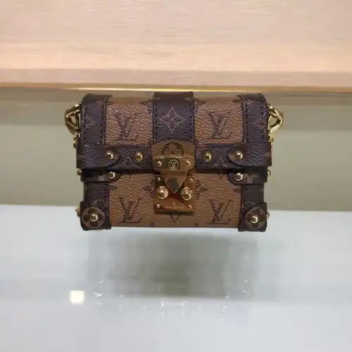 LV Bags 19B5790062