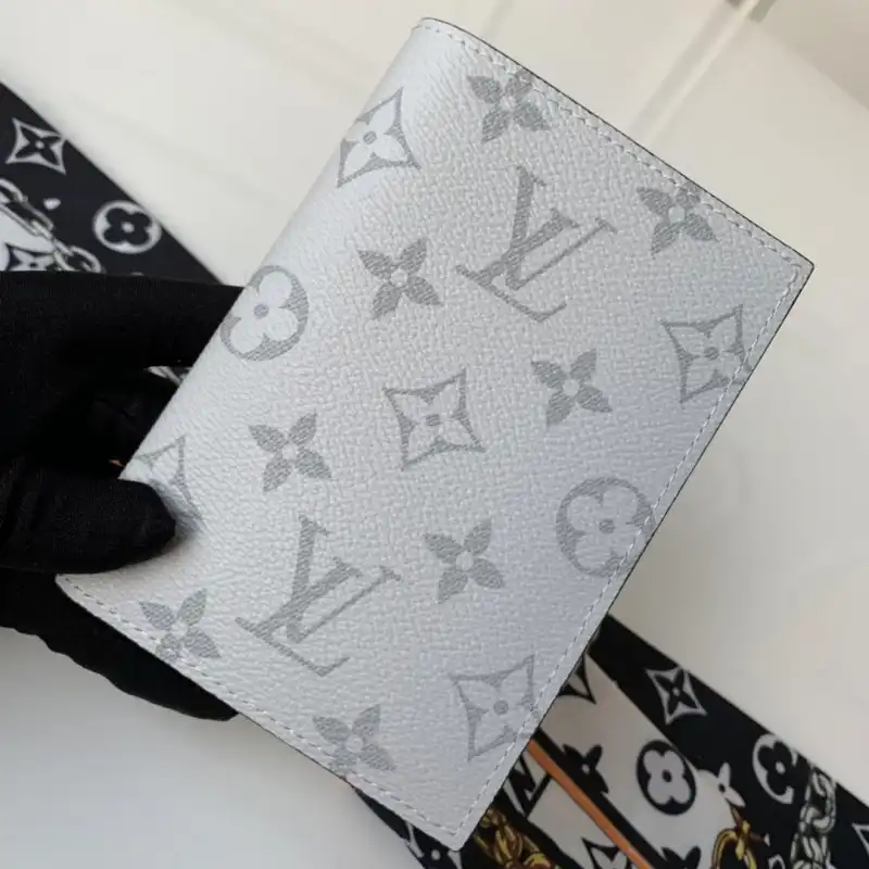 LV Bags 19B5790068