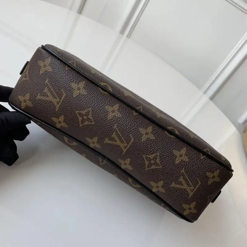 LV Bags 19B5790076