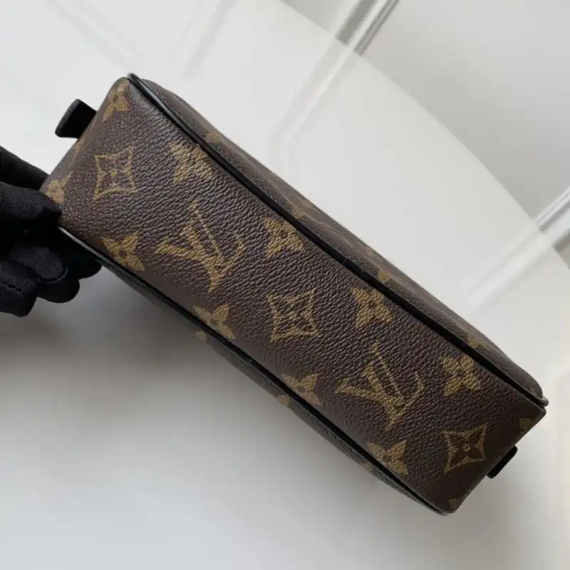 LV Bags 19B5790078