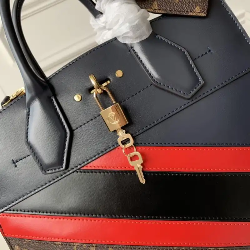 LV Bags 19B5790082