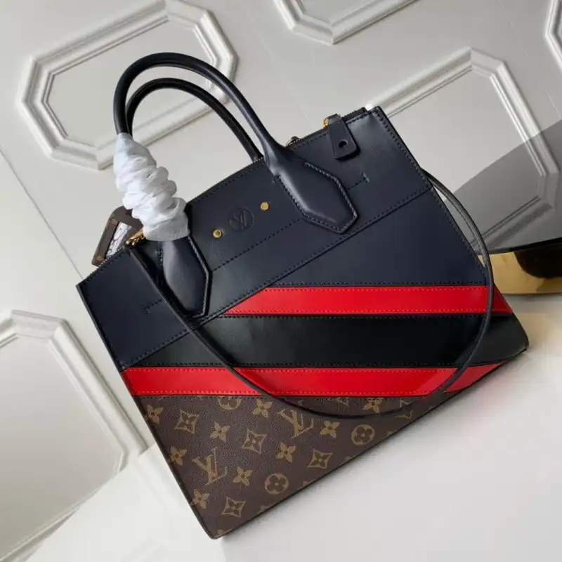 LV Bags 19B5790082