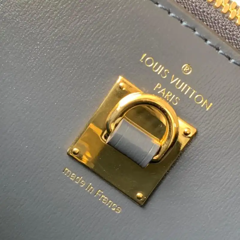 LV Bags 19B5790082