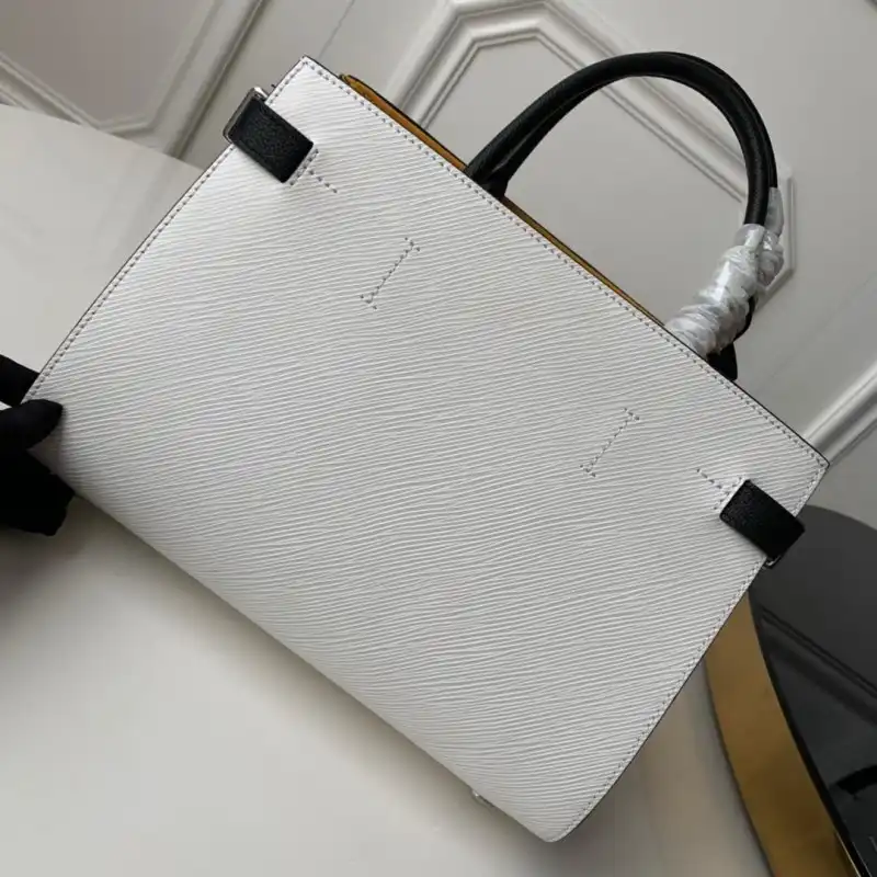 LV Bags 19B5790098