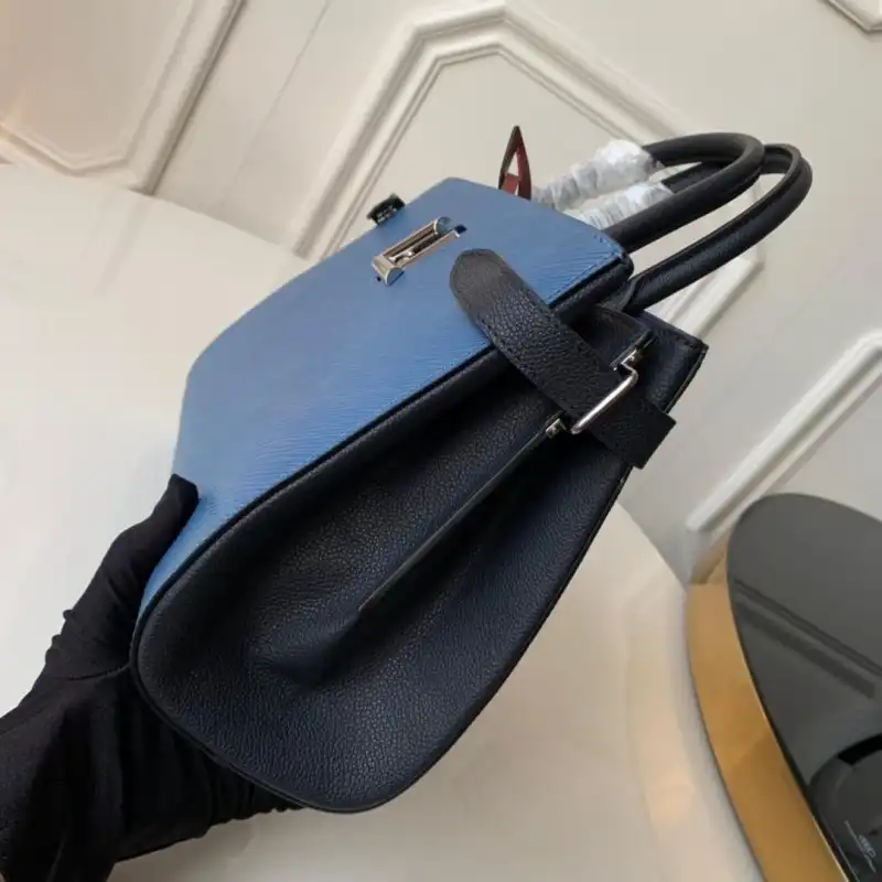 LV Bags 19B5790099