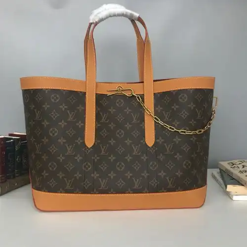 LV Bags 19B57B0001