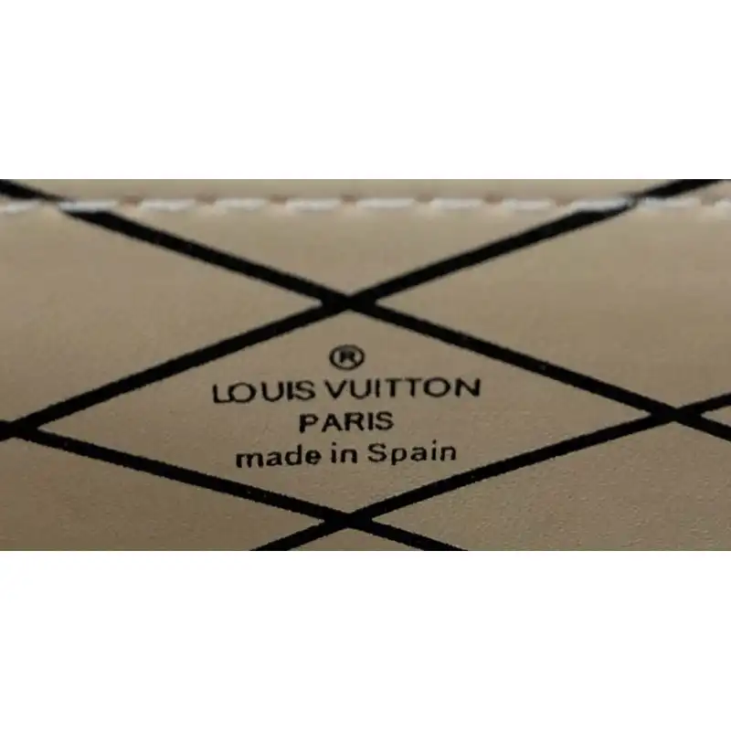 LV Bags 19B57B0003