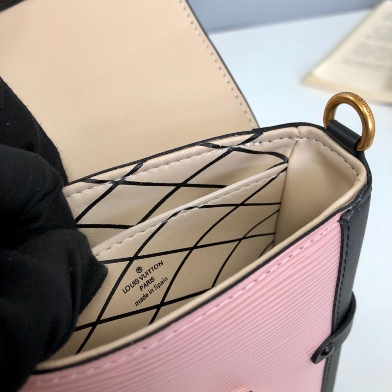 LV Bags 19B57B0004