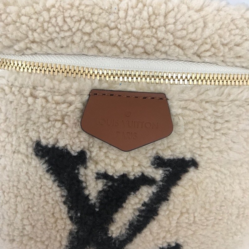 LV Bags 19B57B0033