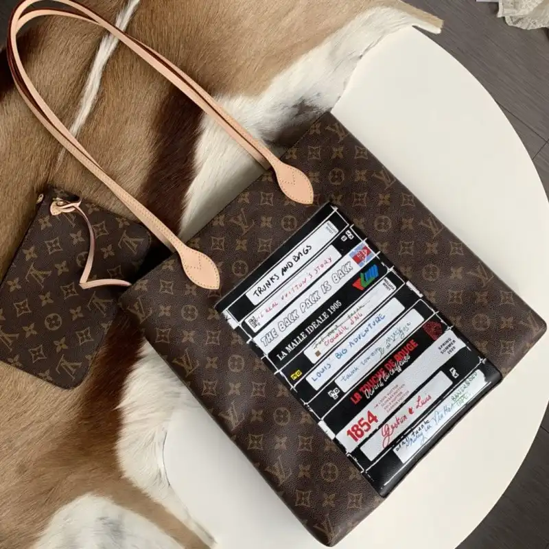 LV Bags 19B57B0104