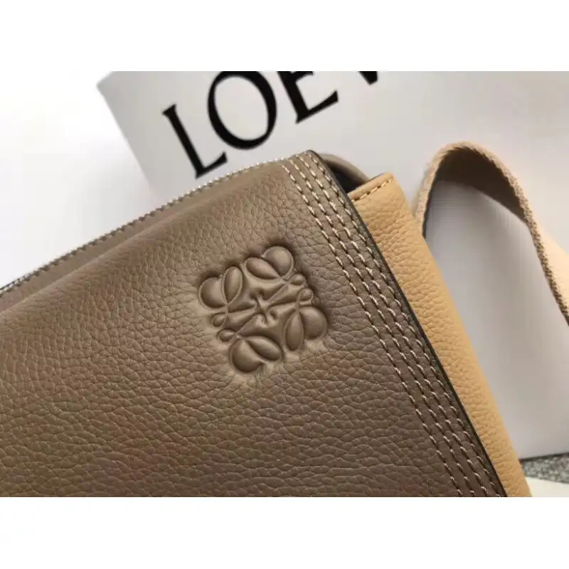 Loewe s Bag 19YAN0010