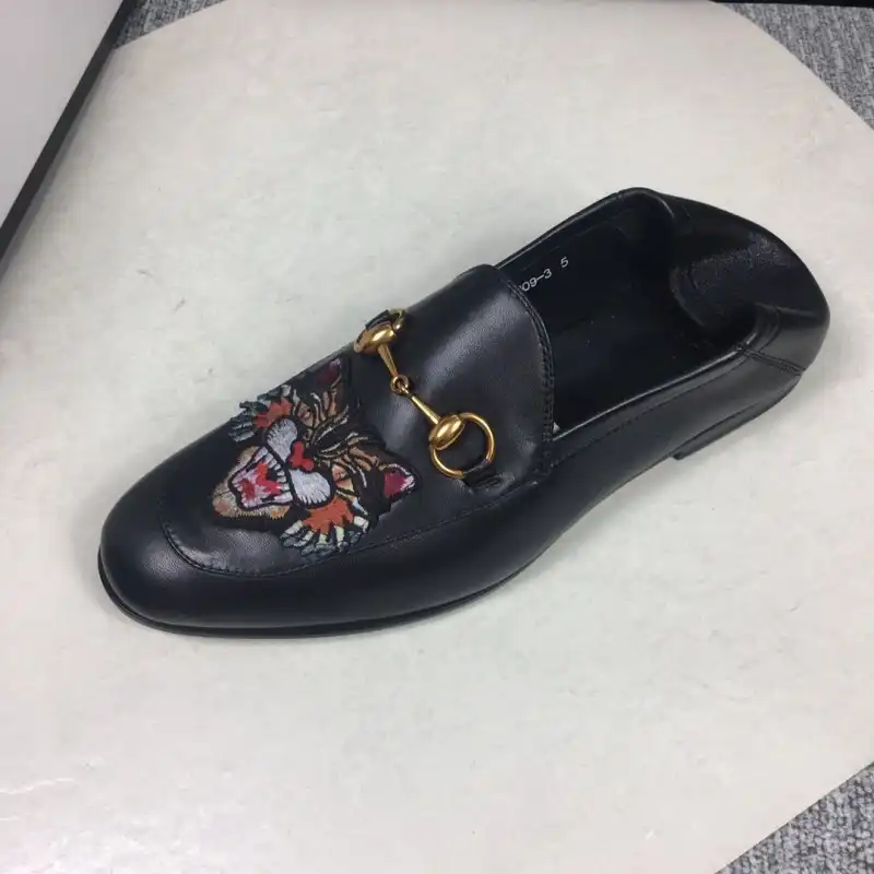 Cheap Gucci Shoes 19SH0117