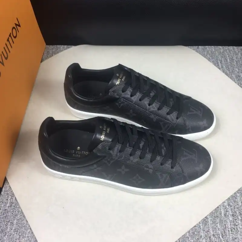 LV Shoes 2003SH0016