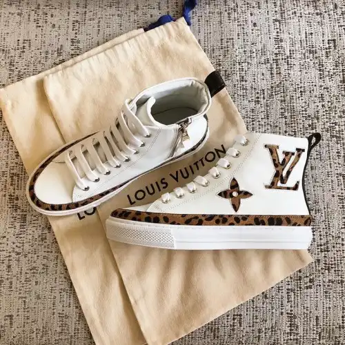 LV Shoes 2003SH0046