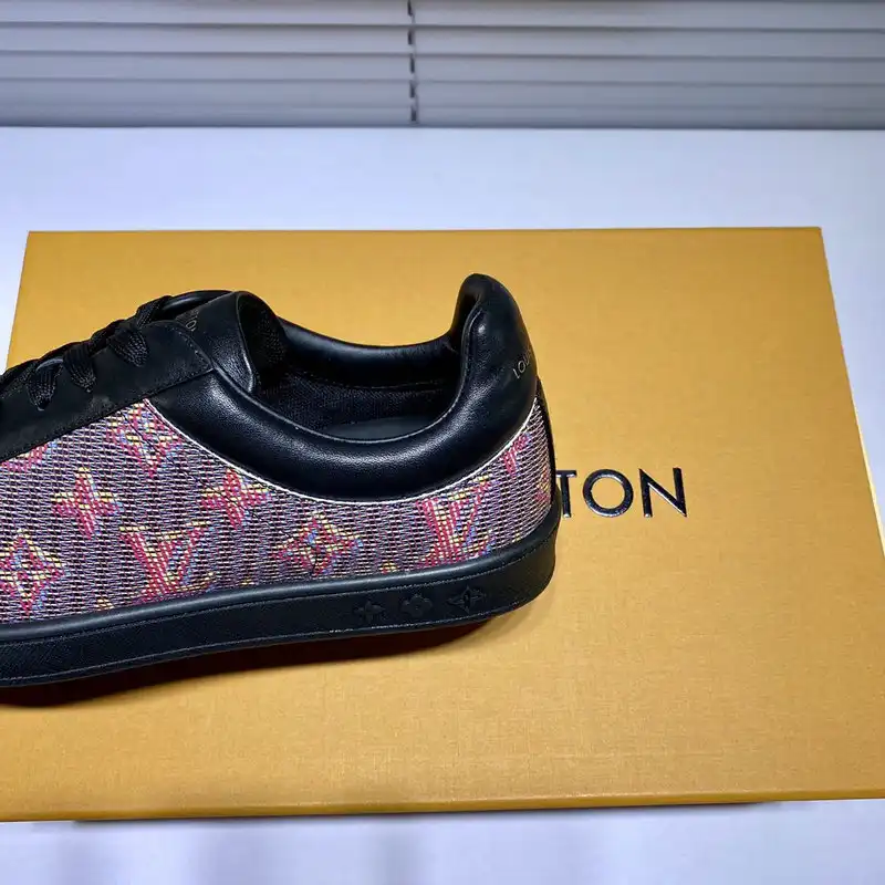 LV Shoes 2004SH0108