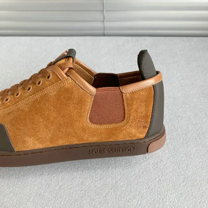 Official FashionRep LV Shoes 2005SH0049