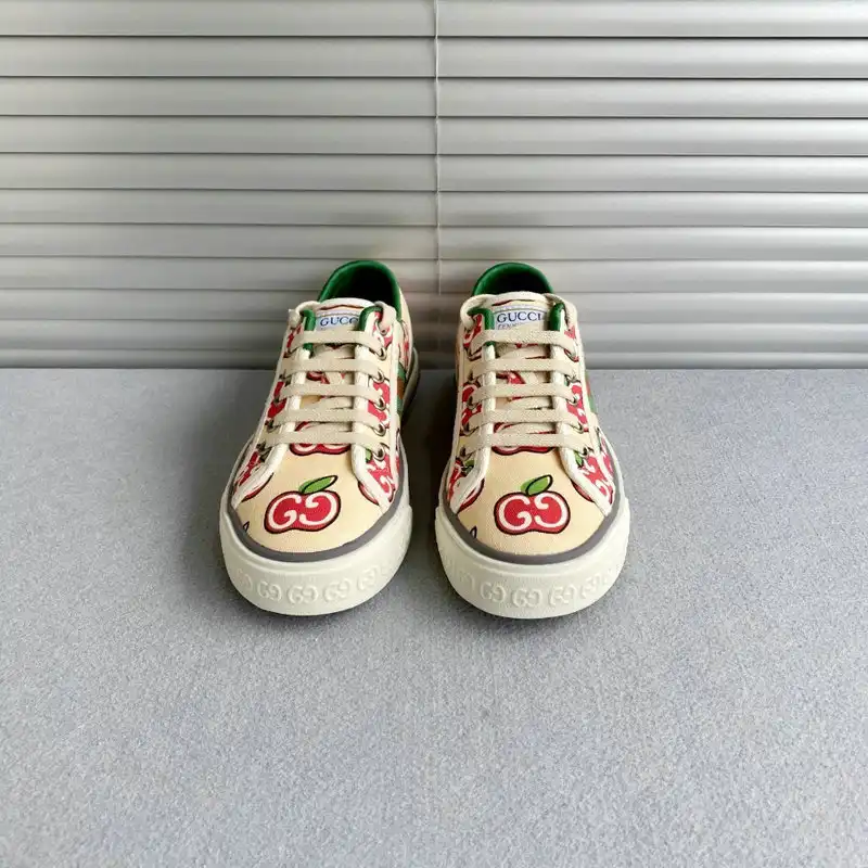 Cheap Gucci Shoes 2005SH0058